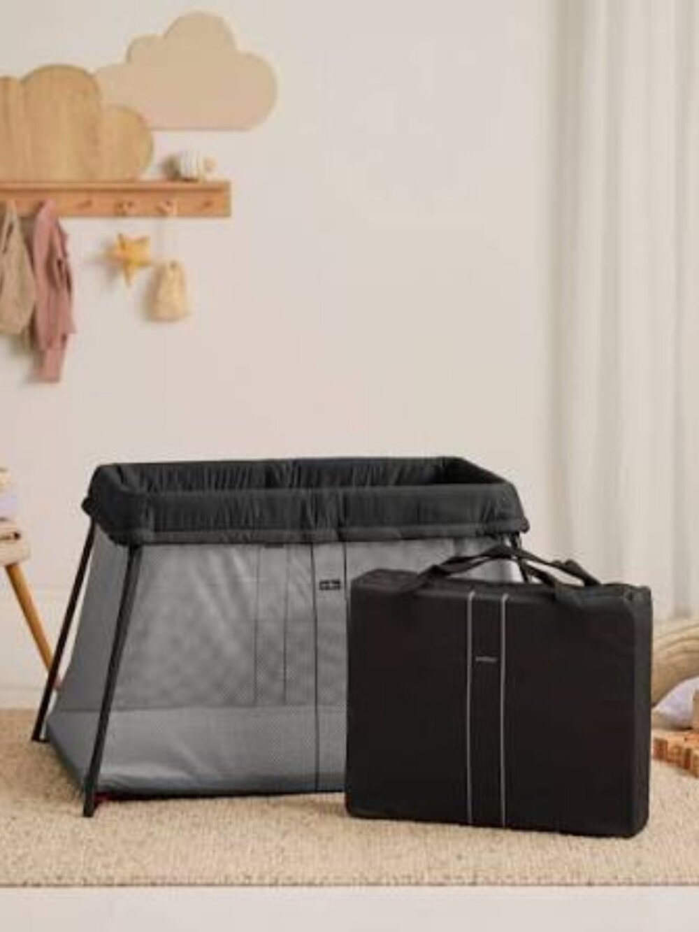 Baby Bjorn Travel Crib-Like New-Black